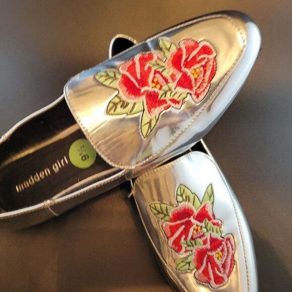 BRAN NEW MADDEN GIRL ORBITT METALLIC ROSE EMBROIDERY EMBELLISHED FLAT - Picture 13 of 15